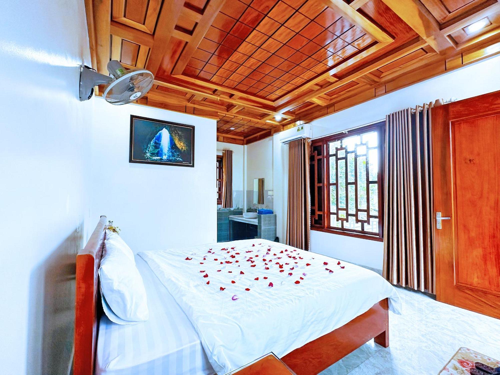 The Hill Villas Фонг Нха Екстериор снимка